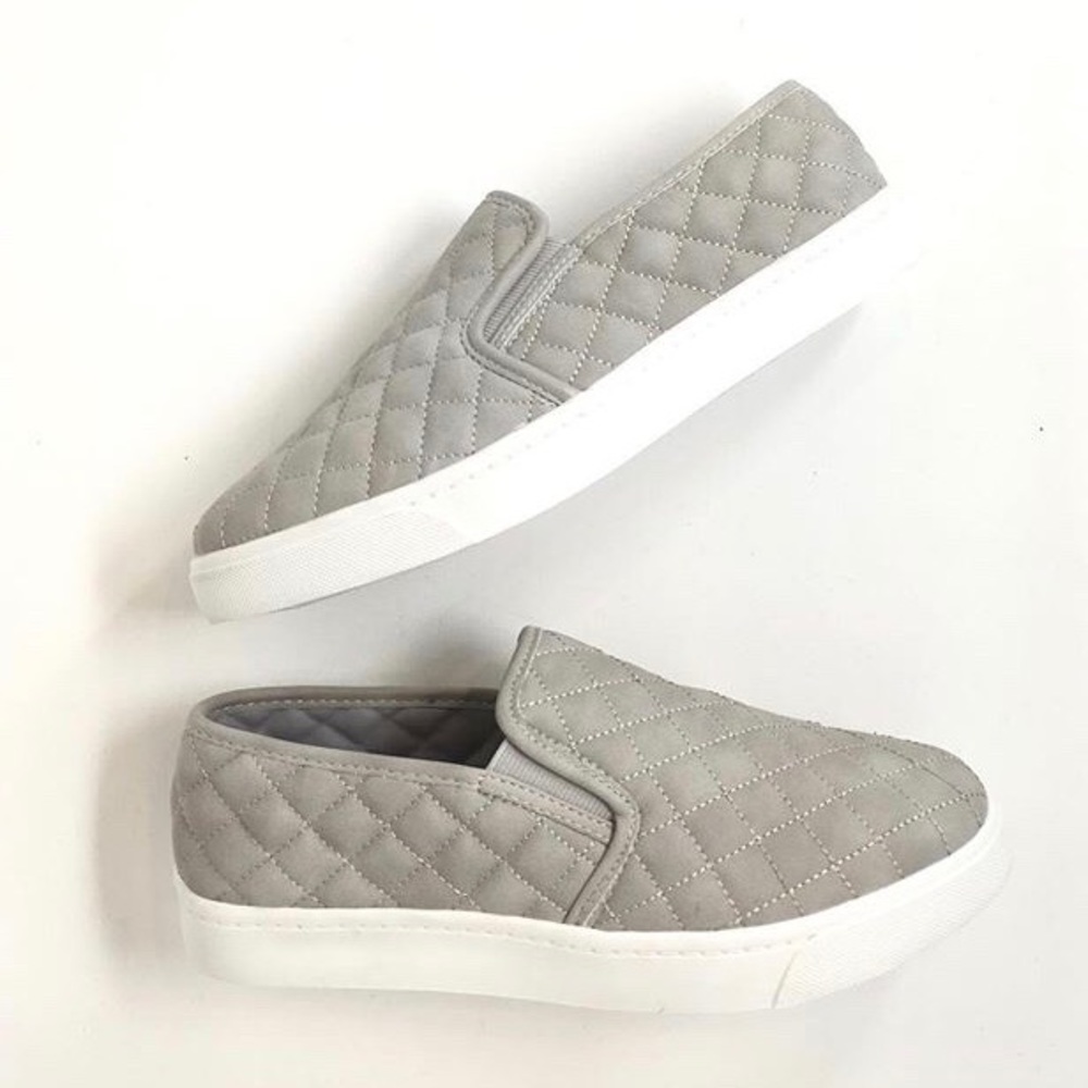 Gray Quilted Shoe💕